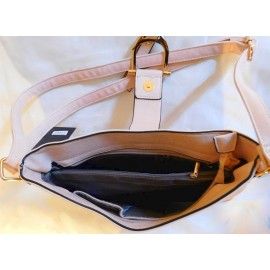 Жіноча сумка зі шкірозамінника