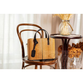 Шкіряна жіноча сумка під пітона Italian bags DB9031B